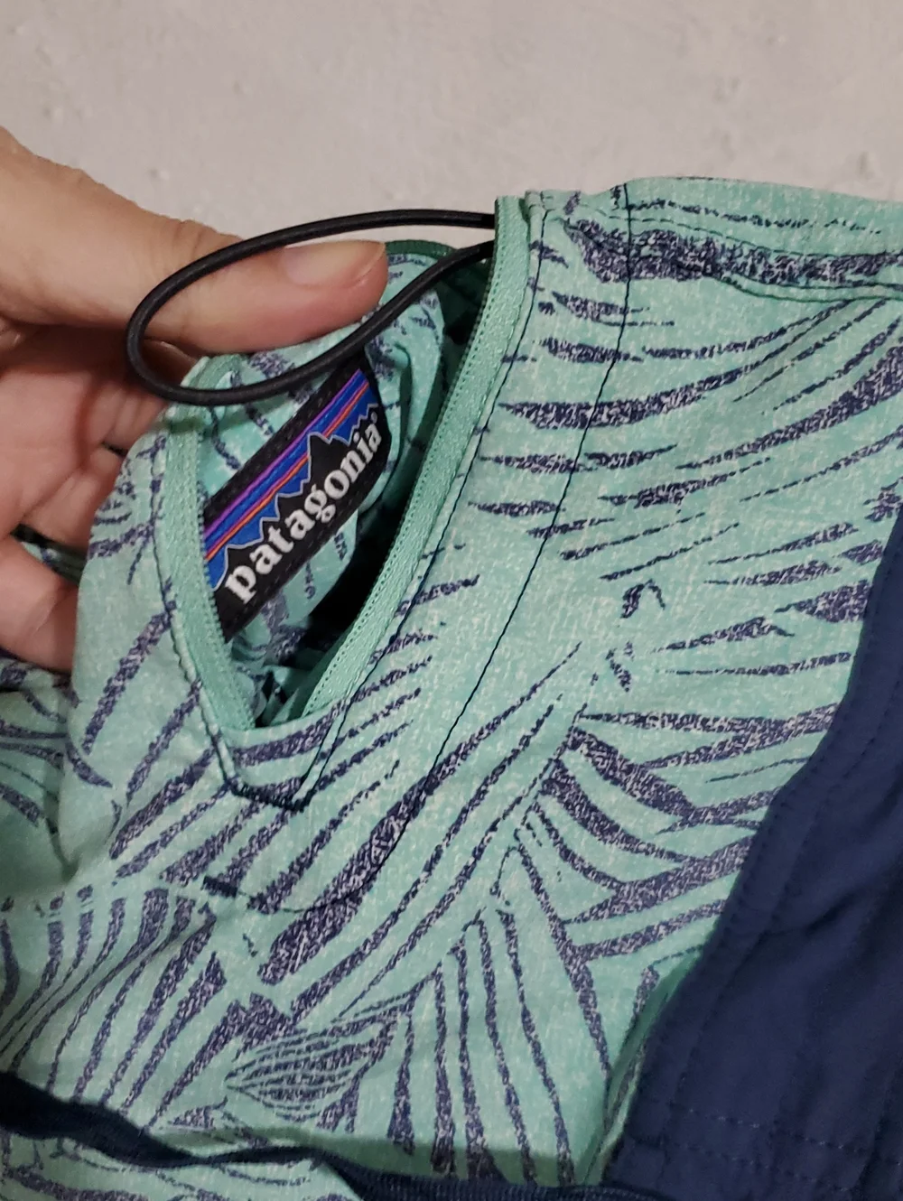 Patagonia Stretch Wavefarer Boardshorts In Rain Fern Speckle Green Size 30